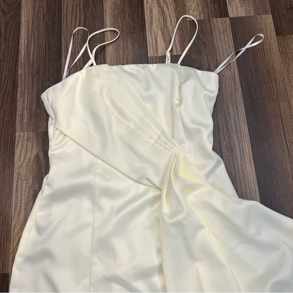 Pleated One-Shoulder Mini Dress with Draped Sash - Ivoire